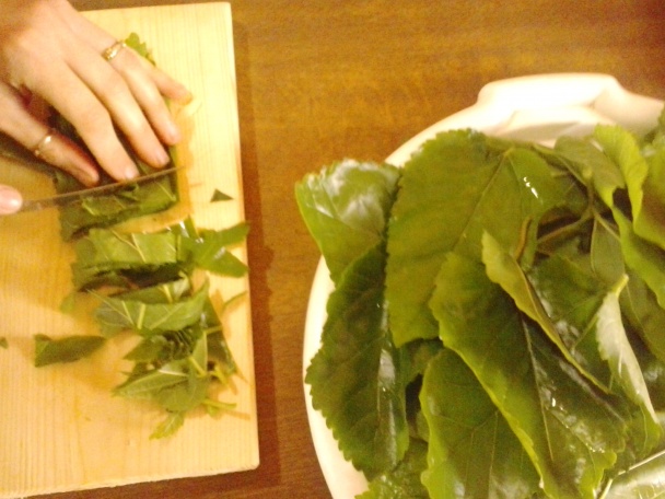 Dusené listy moruše s vajcom (fotorecept) - obrázok 3