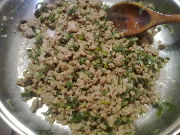 V rúre zapečené, plnené hroznové listy (fotorecept) - obrázok 7