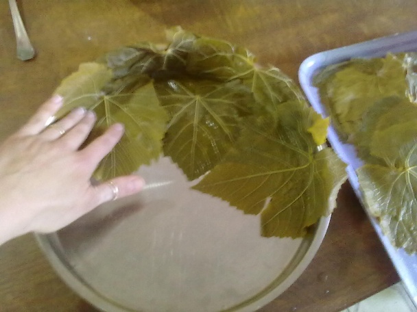 V rúre zapečené, plnené hroznové listy (fotorecept) - obrázok 10