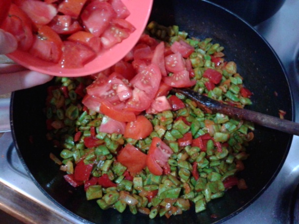 Yeşil fasulye tavası - oprážané zelené fazuľky (fotorecept) - obrázok 6