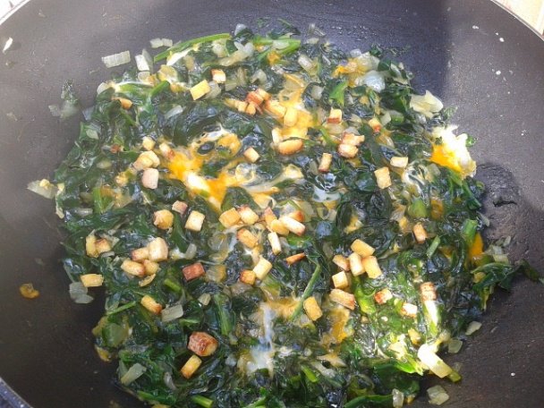 Dusený špenát s vajcom - obrázok 3