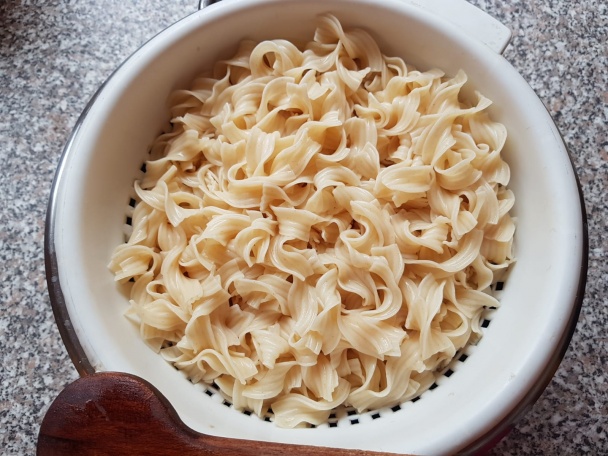 Brokolicová omáčka s kuracími prsami a cestovinou (fotorecept) - obrázok 5