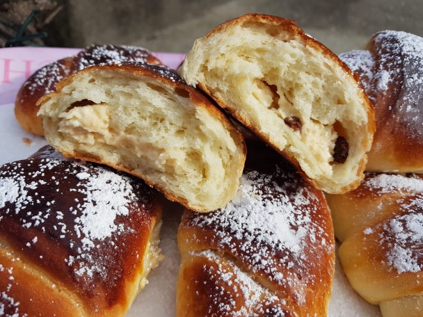 Tvarohové koláče z kysnutého tvarohového cesta (fotorecept) - obrázok 6