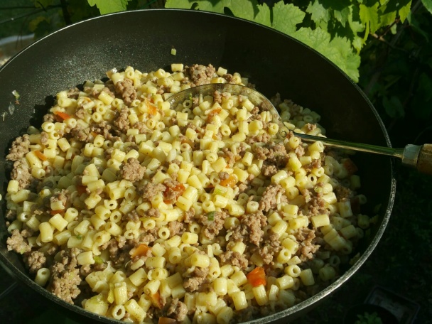 Zdravý portulakový šalát s cesnakom a so syrom - obrázok 3