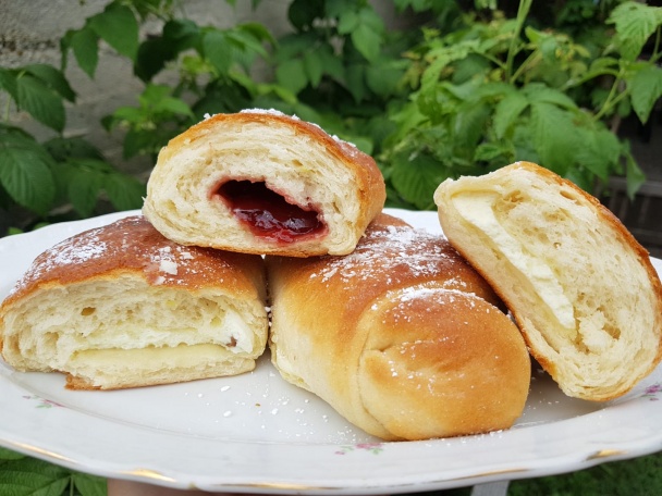 Jemné koláče zo zemiakového kysnutého cesta (fotorecept) - obrázok 9