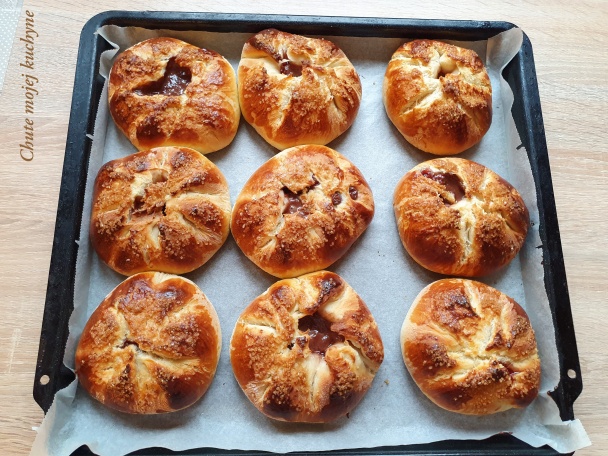 Pudingové koláče s chrumkavým cukrovým povrchom (fotorecept) - obrázok 6