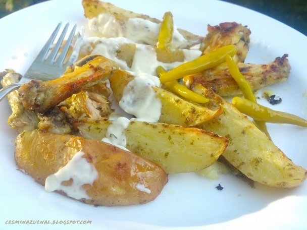 Marinované pečené zemiaky s kuracím mäsom z jedného plechu (fotorecept) - obrázok 6