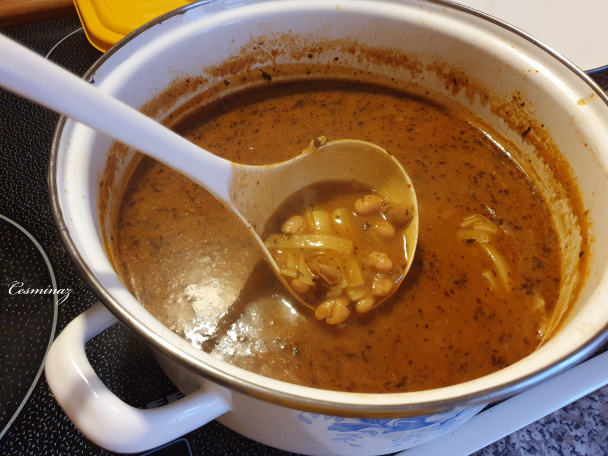 Sýta fazuľová polievka na turecký spôsob (Kuru fasulye çorbası) (fotorecept) - obrázok 5