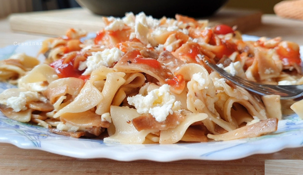 Chutné opražené cestoviny so syrom (videorecept) - obrázok 4