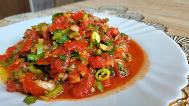 Ezme (paradajkovo-paprikový šalát) (videorecept) - obrázok 2