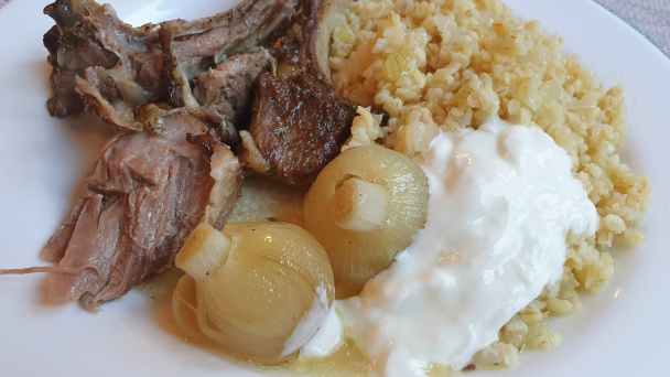Maslovo-cibuľový bulgur pilav (videorecept) - obrázok 3