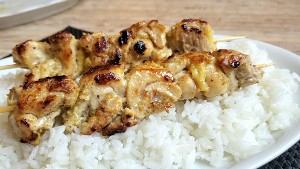 Kurací špíz v citrónovo-cesnakovej marináde (videorecept) - obrázok 4