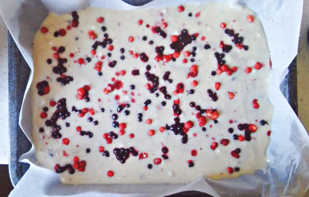 Pudingový jahodovo-čučoriedkový koláčik (fotorecept) - obrázok 1