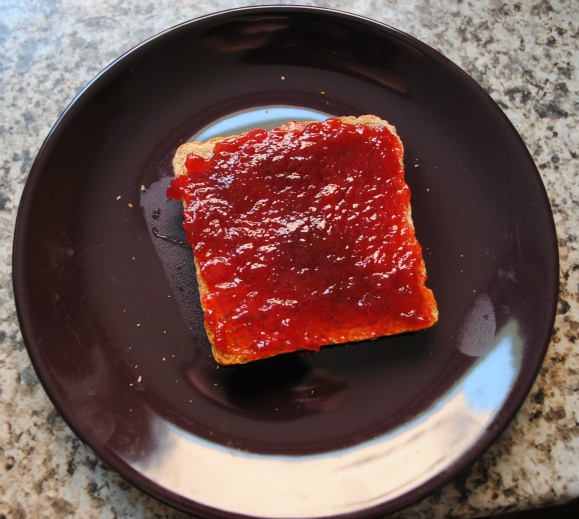 Sladký sendvič s ovocím a orechami - obrázok 2