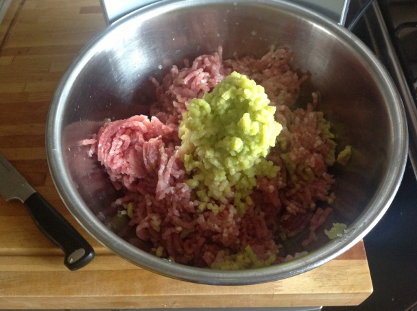 Kelovo-mäsová sekaná na zelenine - obrázok 1