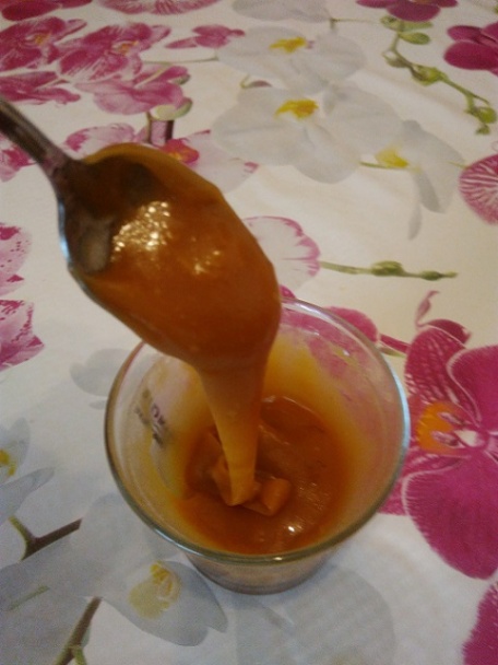 Pohárikový dezert s karamelom a krémom (fotorecept) - obrázok 3