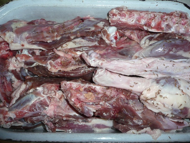 Pečená hus, parená knedľa, dusená kapusta a lokše - obrázok 2