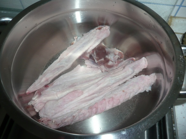 Pečená hus, parená knedľa, dusená kapusta a lokše - obrázok 3