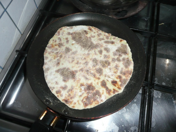 Pečená hus, parená knedľa, dusená kapusta a lokše - obrázok 10