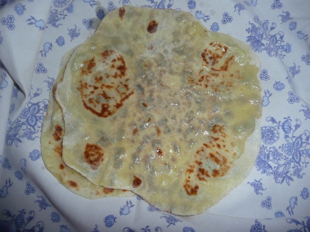 Pečená hus, parená knedľa, dusená kapusta a lokše - obrázok 11