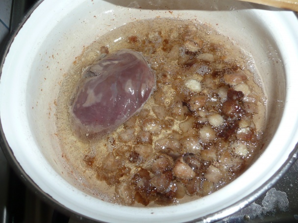 Pečená hus, parená knedľa, dusená kapusta a lokše - obrázok 12