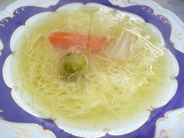 Pečená hus, parená knedľa, dusená kapusta a lokše - obrázok 15