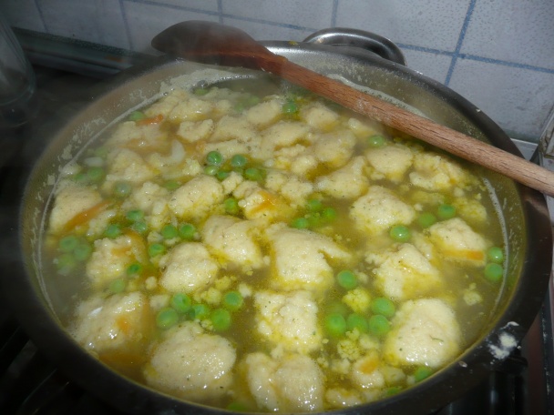 Jednoduchá polievka s krupicovými haluškami (fotorecept) - obrázok 9