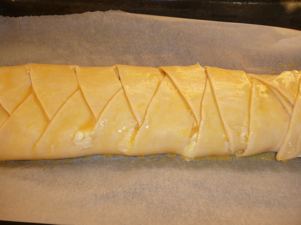 Tvarohový závin z lístkového cesta - obrázok 7