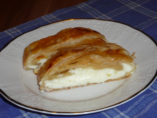 Tvarohový závin z lístkového cesta - obrázok 9