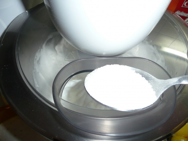 Fľakatá bublanina s čerstvými jahodami (fotorecept) - obrázok 2