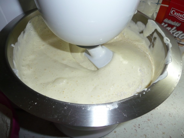 Fľakatá bublanina s čerstvými jahodami (fotorecept) - obrázok 7