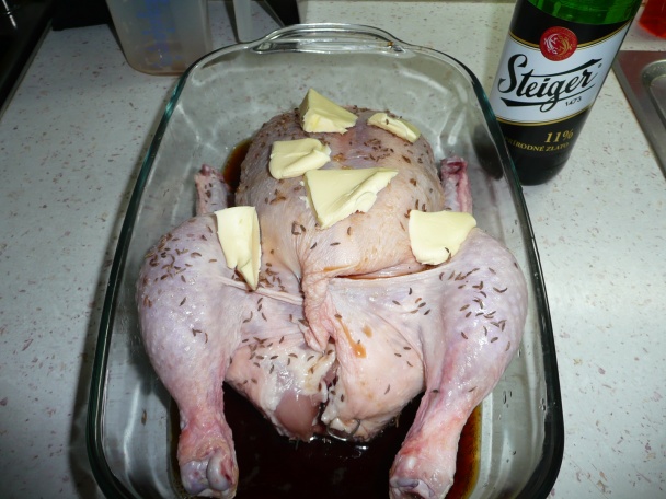 Kurča pečené s jablkami na čiernom pive (fotorecept) - obrázok 2