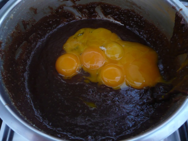 Čokoládovo-orechová torta s jogurtovým krémom (fotorecept) - obrázok 6