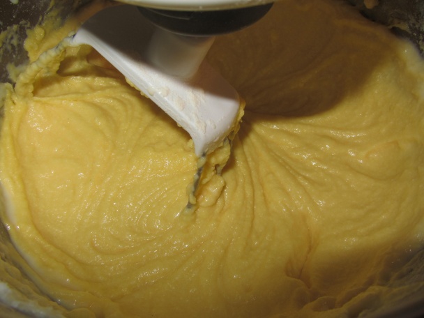 Dvojfarebný marhuľovo-orechový koláč - obrázok 2