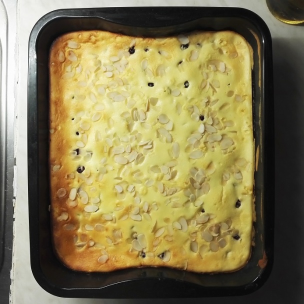 Kysnutý koláč s černicami a tvarohovo-vanilkovým krémom (fotorecept) - obrázok 8