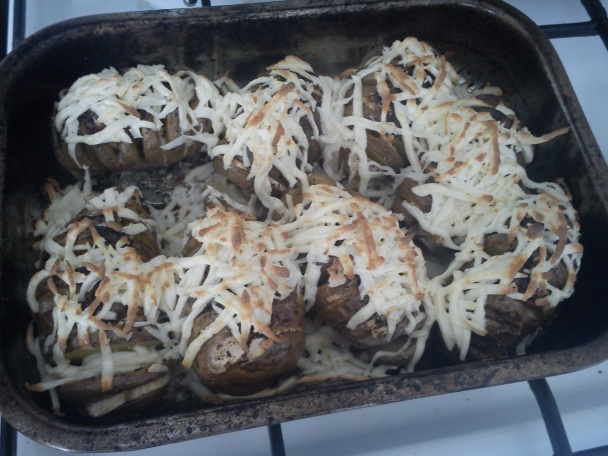 Zapekané plnené pečené zemiaky (fotorecept) - obrázok 7