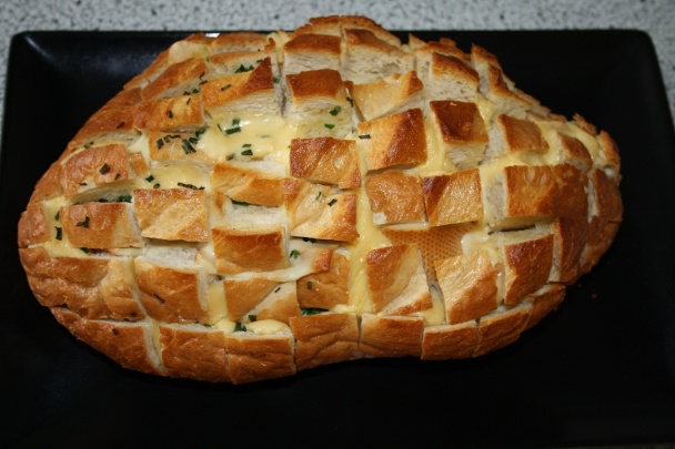 Syrovo-maslovo-pažítkový pečený chlebík - obrázok 7