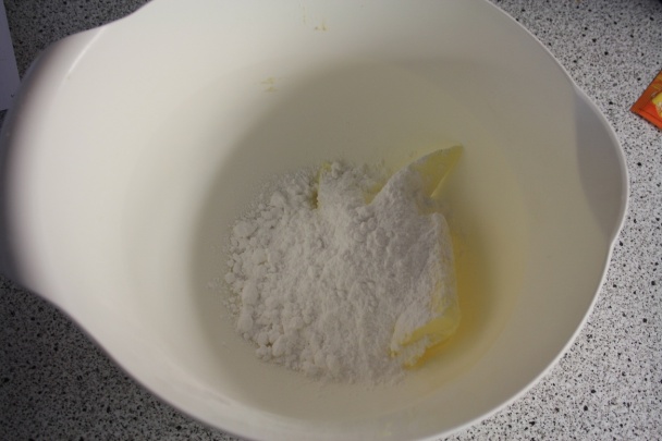 Sladká Valentínska roláda a čokoladové fondue s jahodami (fotorecept)  - obrázok 2
