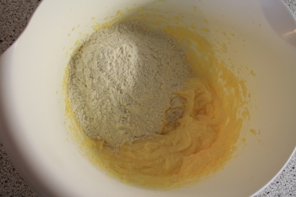 Sladká Valentínska roláda a čokoladové fondue s jahodami (fotorecept)  - obrázok 4