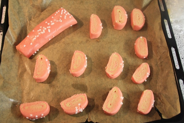 Sladká Valentínska roláda a čokoladové fondue s jahodami (fotorecept)  - obrázok 13