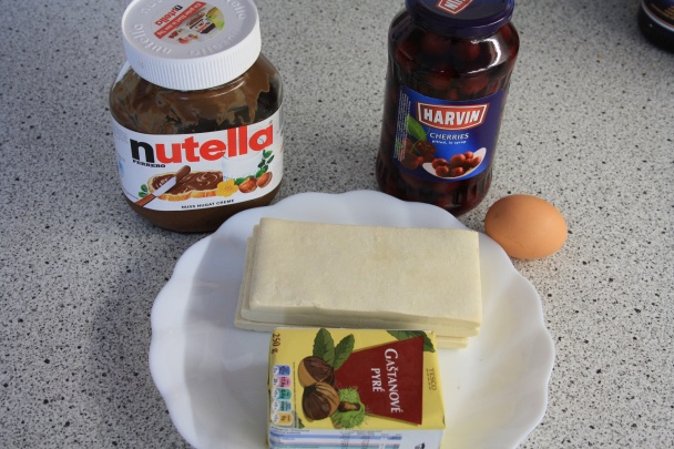 Višnovo-nutellová-gaštanová štrúdľa - obrázok 1