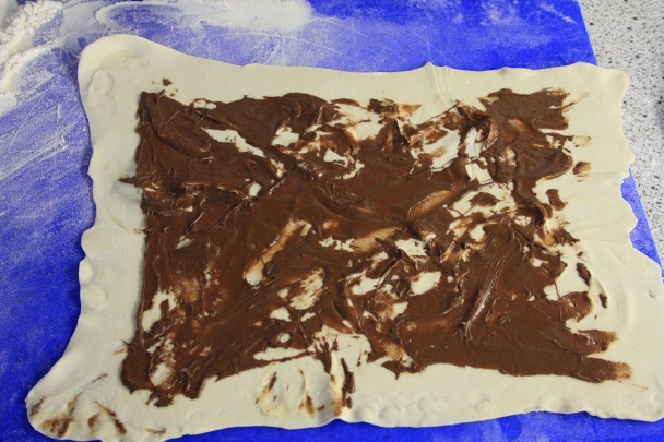Višnovo-nutellová-gaštanová štrúdľa - obrázok 3