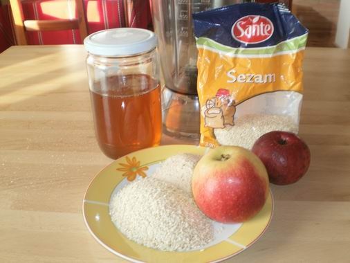 Sezamovo (oriešková, mandľová) - jablková nátierka na raňajky - obrázok 1