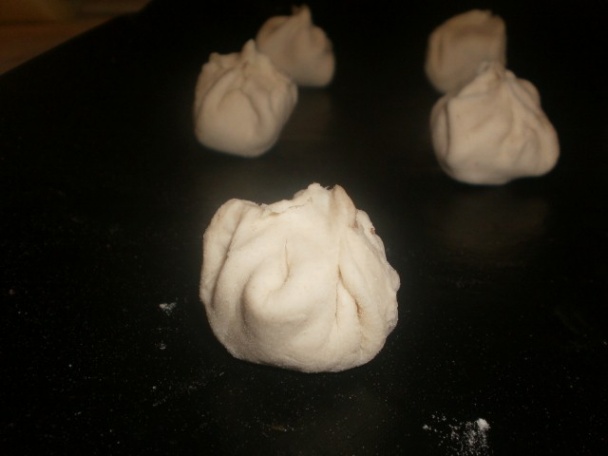 Lístkové guľky plnené marcipánom - obrázok 4