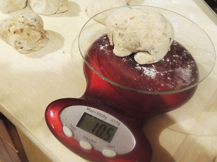 Chlebové žemle so škvarkami - obrázok 2