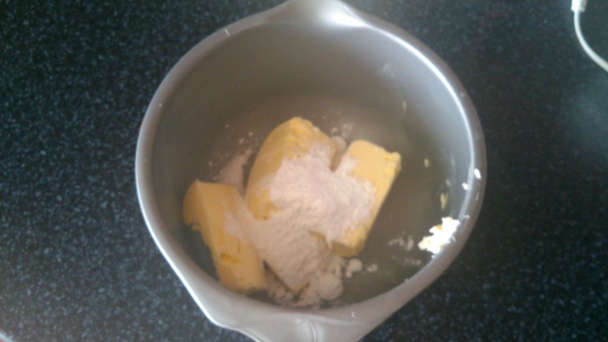 Tvarohovo-mandarínková poťahovaná torta (fotorecept) - obrázok 7