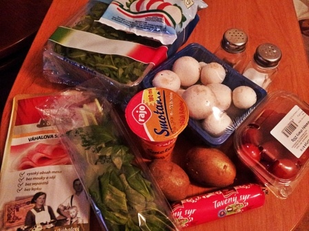 Plnené kuracie rolky v slaninovom kabátiku  - obrázok 1