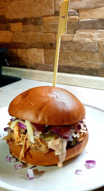 Chutný šťavnatý pulled pork burger (fotorecept) - obrázok 7