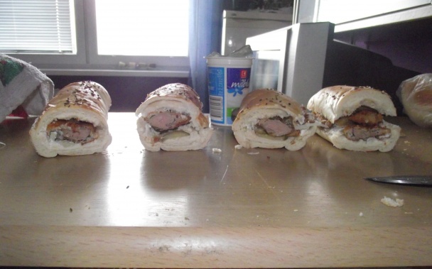 Bagety s vyprážanými pečienkami - obrázok 1