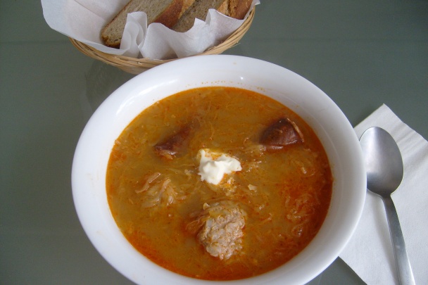 Gazdovská kapustová polievka s domácou klobásou - obrázok 7